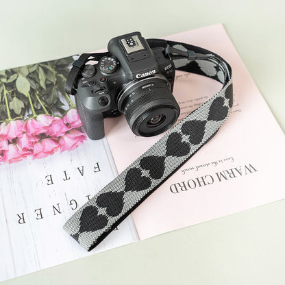 Gray heart-shaped camera strap - Adjustable floral crossbody belt for DSLR and mirrorless cameras